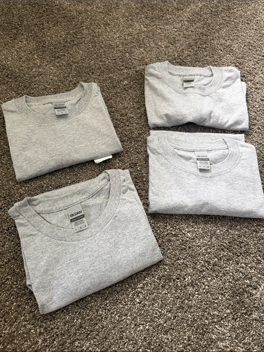 Gildan Men's Short Sleeve Crew Neck T-Shirts (4-Pack 1 lg, 1 md, 2 sm)